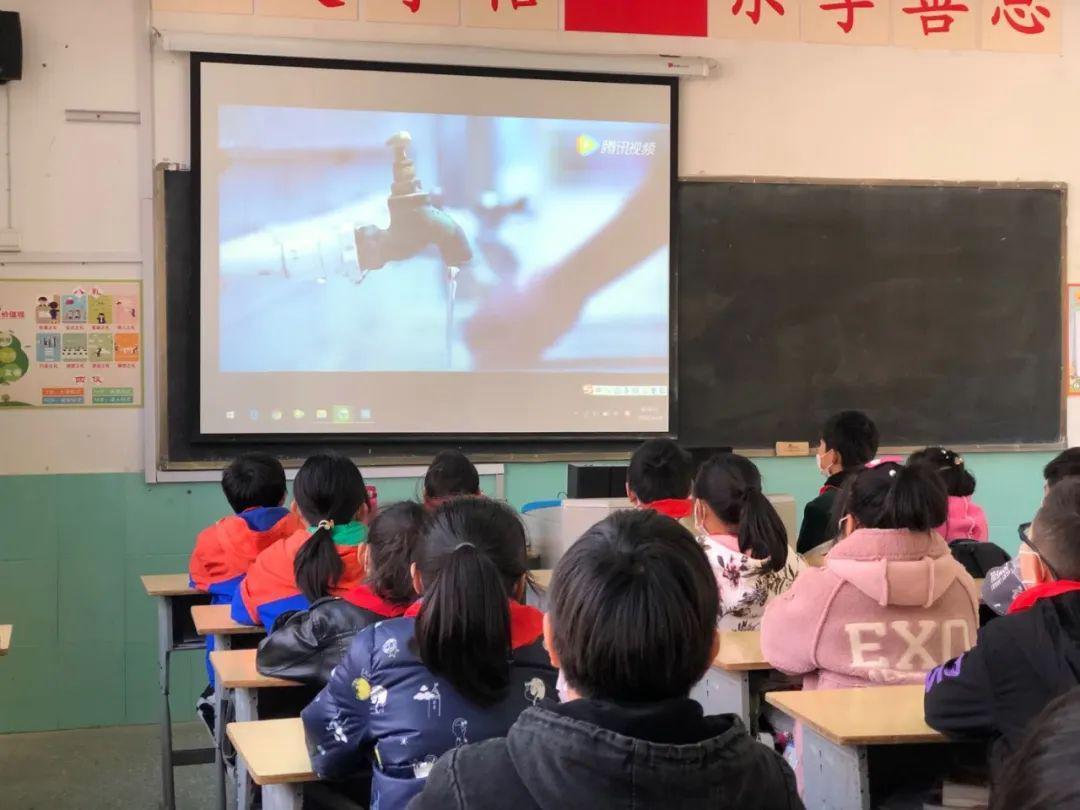 北京女冰在比赛中不断进步